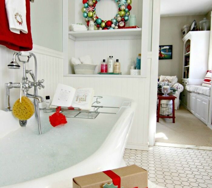 christmas decor for bathrooms 15 Brilliant Christmas Bathroom Decor Ideas