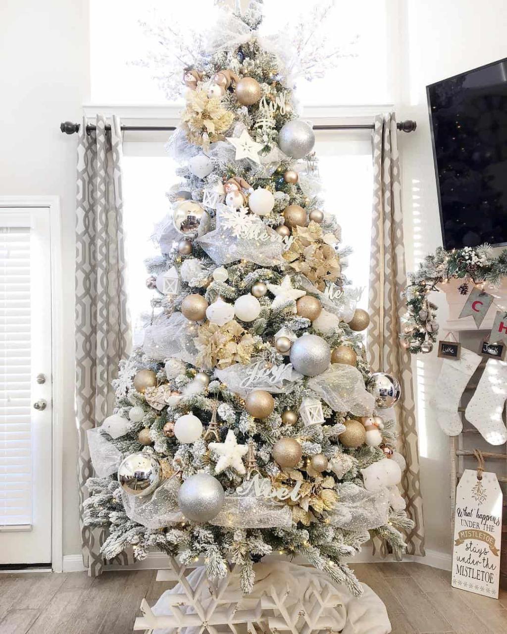 silver and gold christmas tree decor Beautiful Silver and Gold Christmas Tree Decorations with a White Tree Skirt Soul & Lane