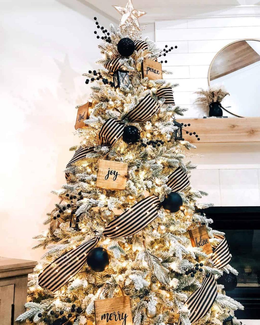 black and white christmas decor Black And Gold Christmas Decorations Ideas 2022 Christmas 2022 Update