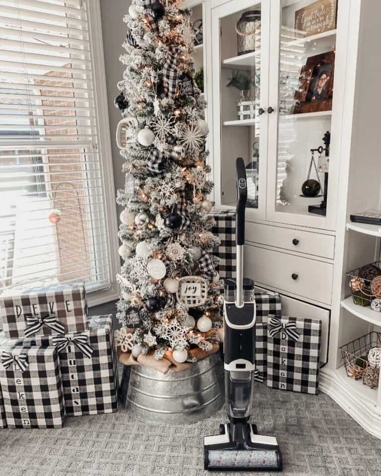 black and white plaid christmas decor Black and White Plaid Christmas Décor Soul & Lane