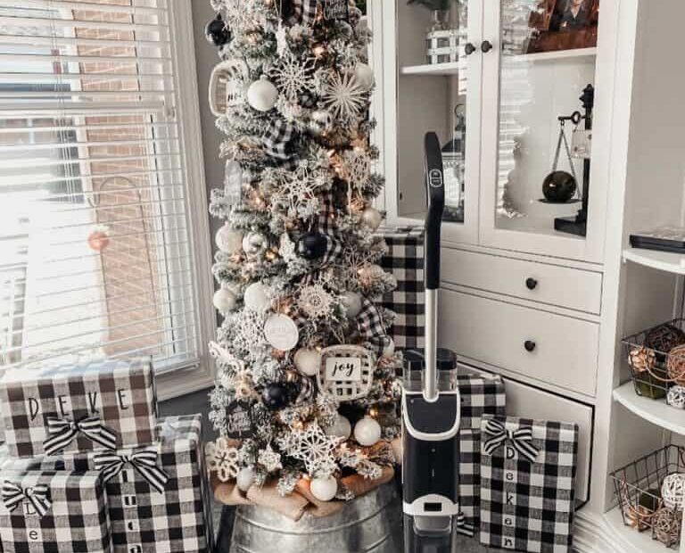 black white christmas decor Black and White Plaid Christmas Décor Soul & Lane