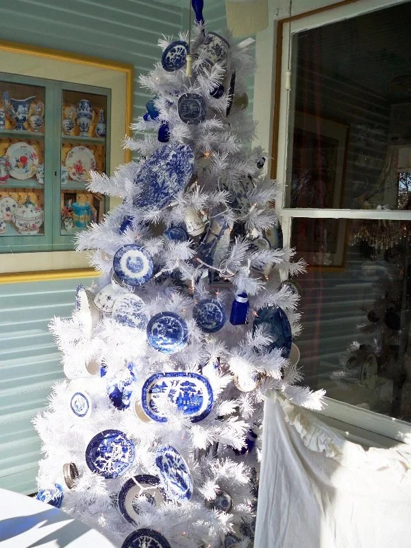 white and blue christmas decor 30 White And Blue Christmas Decorations Ideas Decoration Love