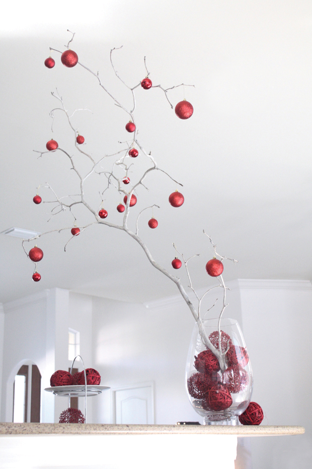 christmas decor with branches Easy Christmas branch centerpiece House Mix