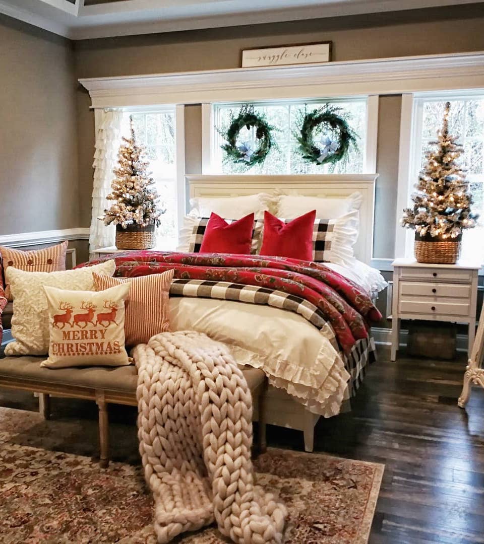 christmas decor ideas in room 9 MustHave, Affordable Christmas Bedroom Decorations