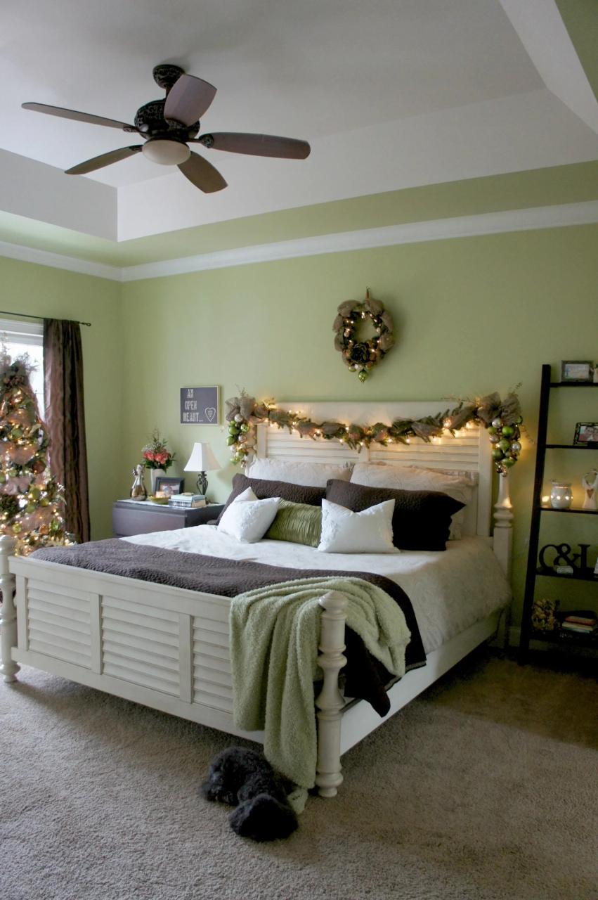 christmas room decor ideas 30 Best Christmas Bedroom Decor Ideas