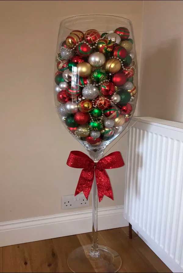 christmas decoration ideas with wine glasses 20 Christmas decoration ideas with wine glasses Crafty Daily