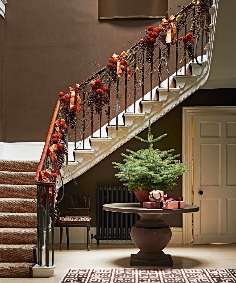 christmas hallway decor ideas Christmas hallway ideas Christmas hallway decorations to impress