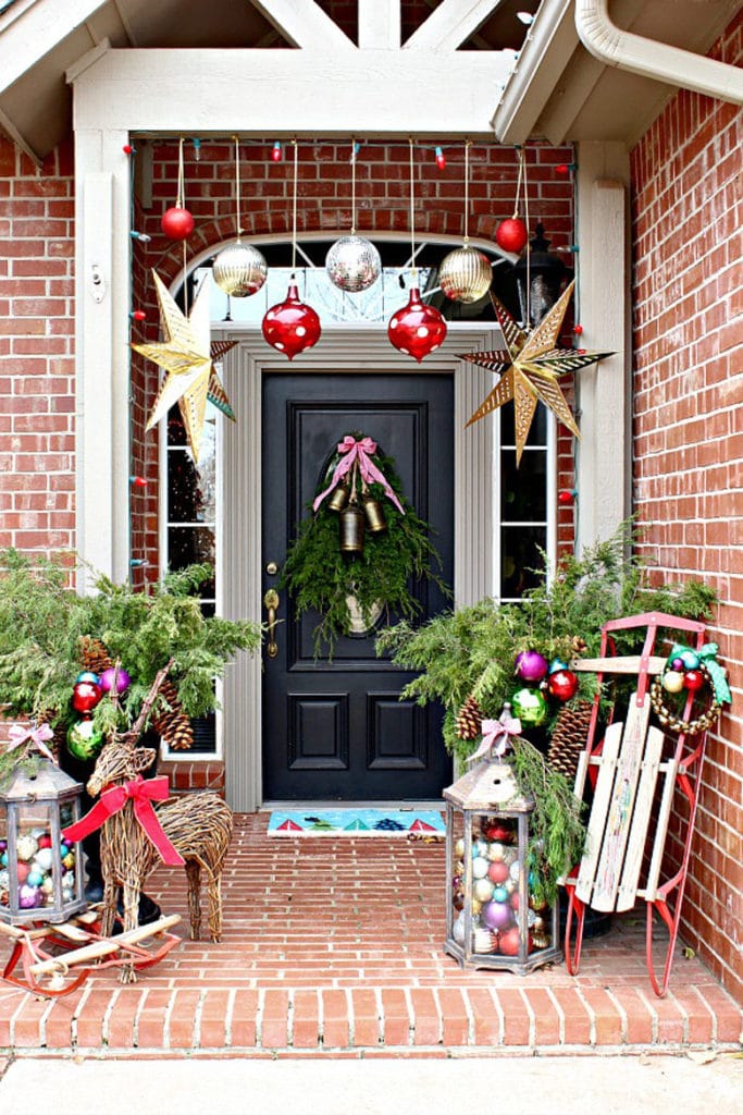 christmas decorations outside the door Outdoor Christmas Decorations Ideas Porch