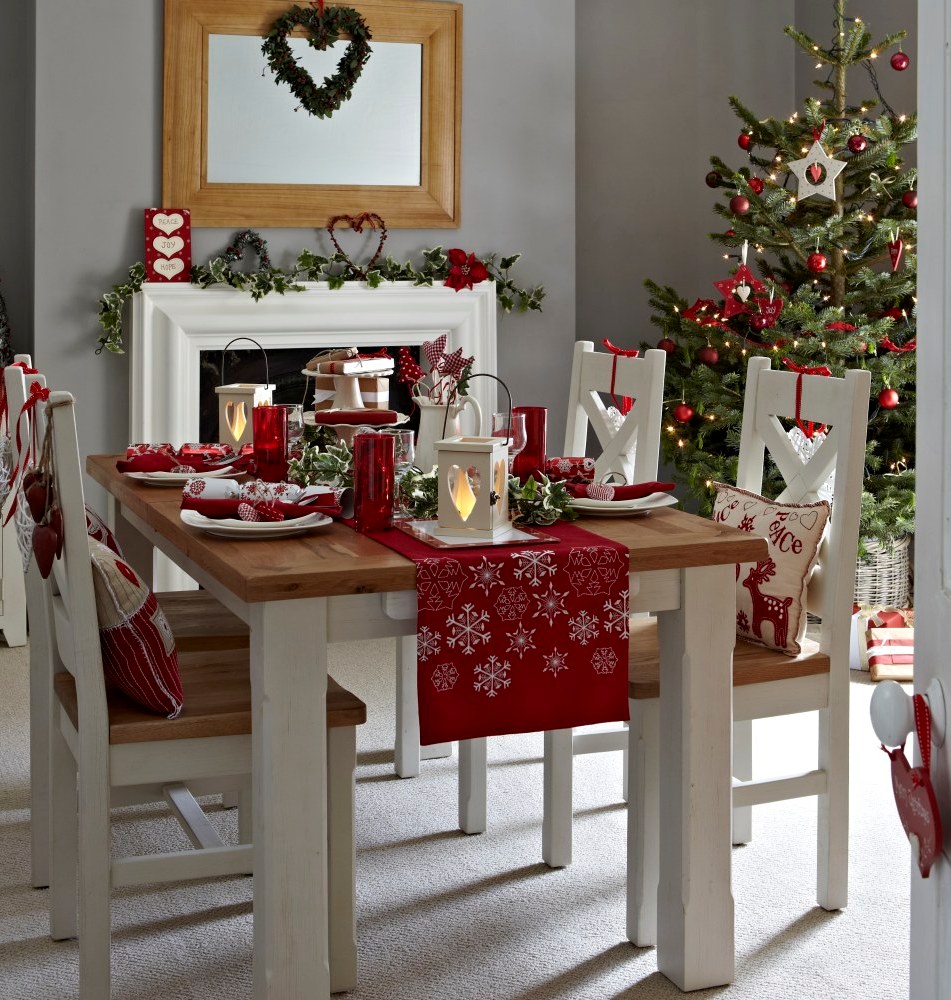 dining room decor christmas 25 Stunning Christmas Dining Room Decoration Ideas