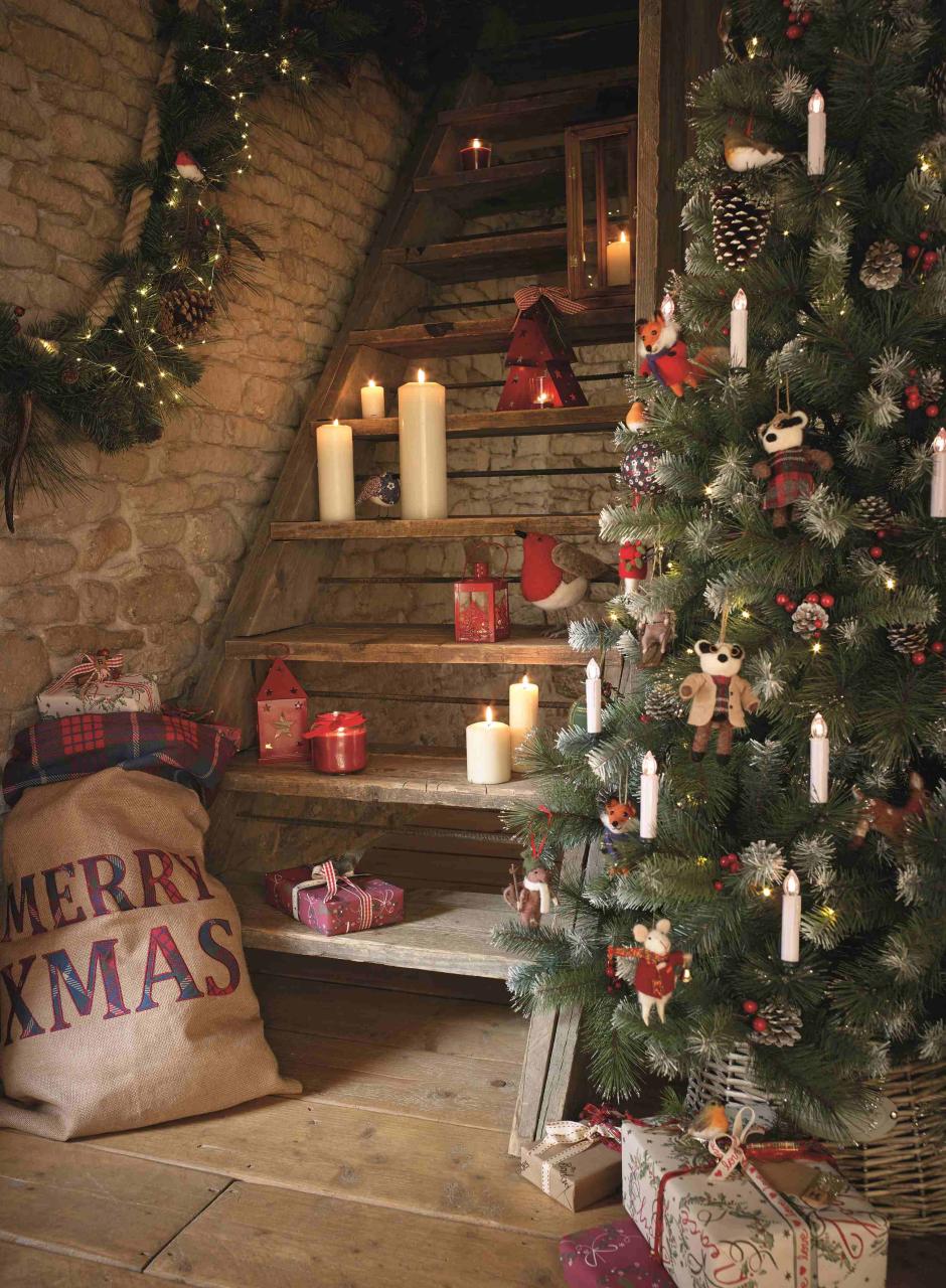 rustic christmas decor ideas A Rustic Christmas Living in Magazines