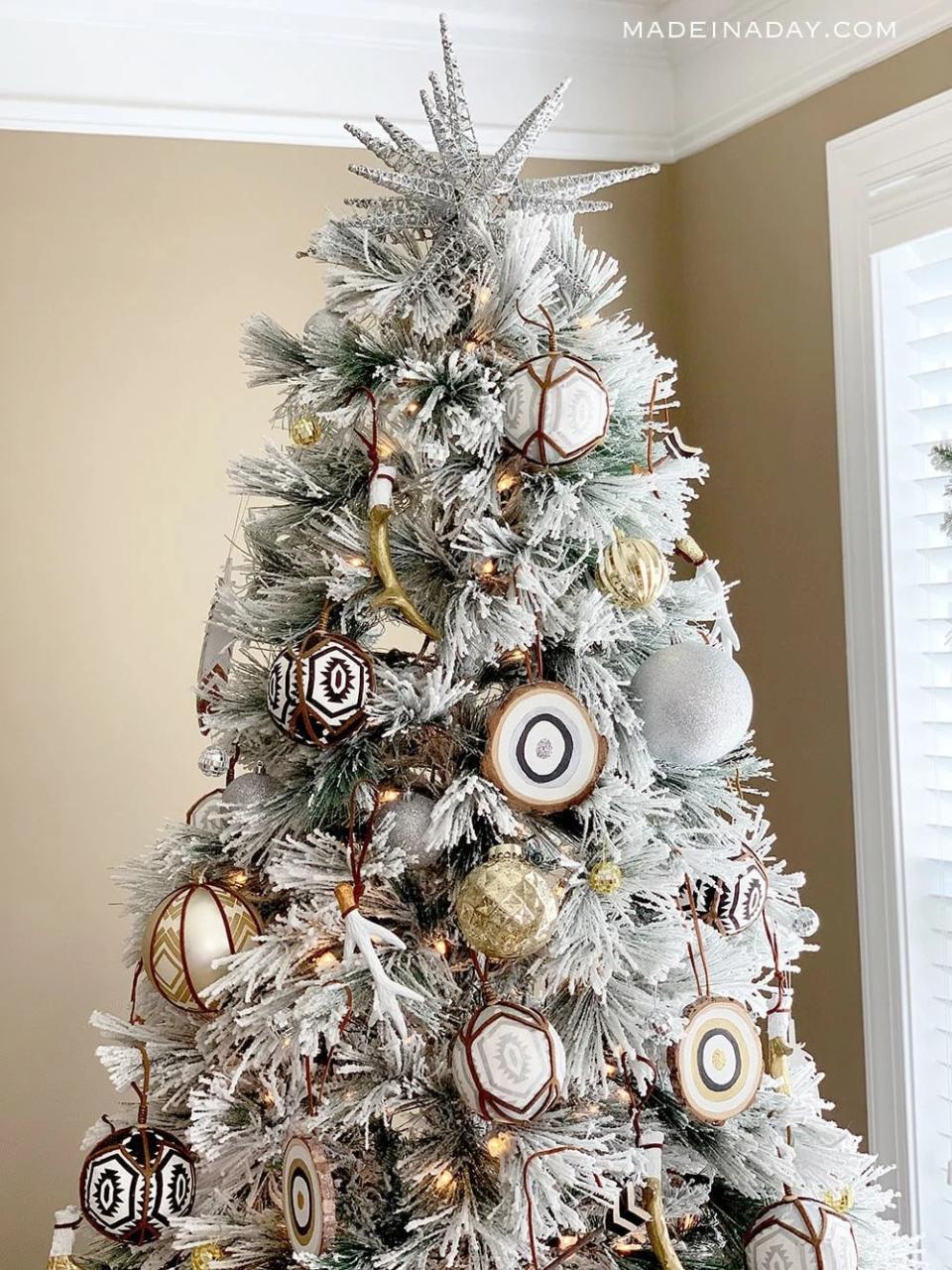 boho christmas tree decor 30+ Boho Christmas Tree Decorations DECOOMO