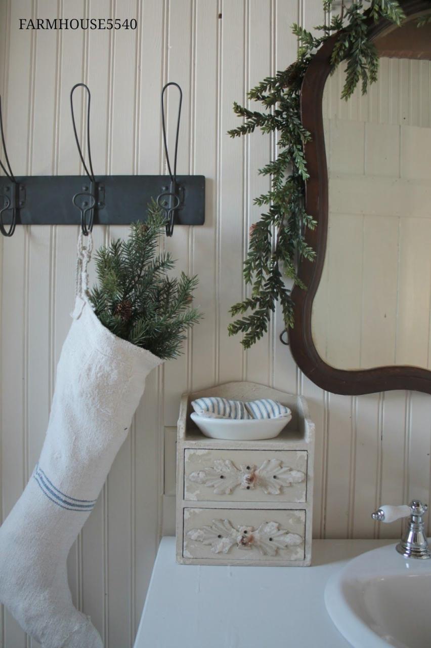 christmas decor for the bathroom 15 Brilliant Christmas Bathroom Decor Ideas