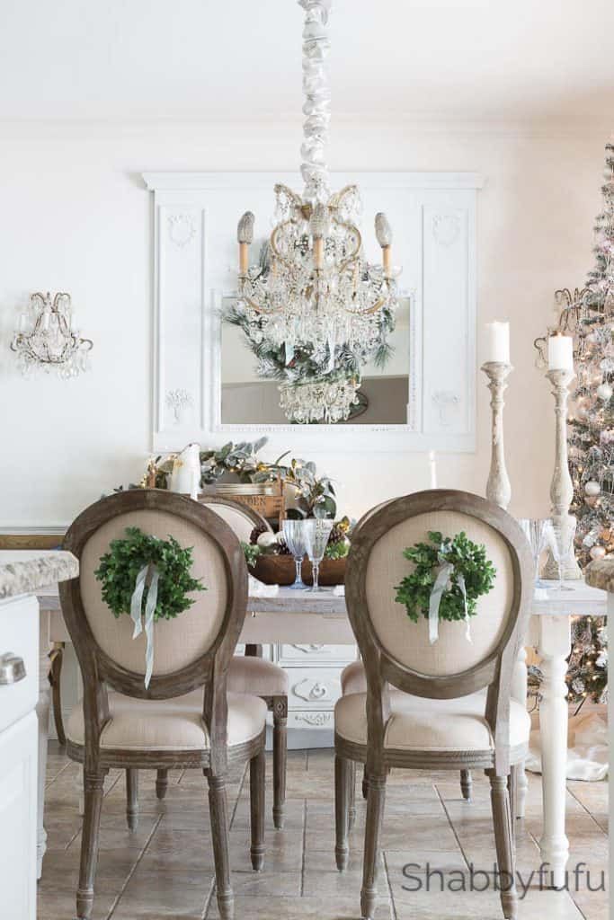 french country christmas decor 19 French Country Christmas Decor Ideas