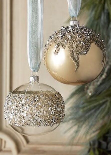 silver and gold christmas tree decor 20+ Amazing Christmas Decorations In Silver And Gold Decor Home Ideas