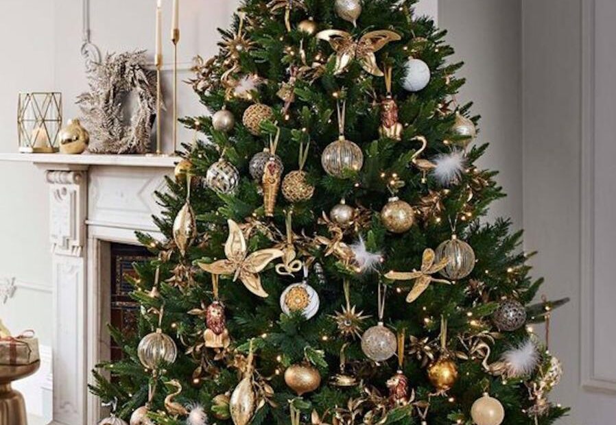 christmas tree decoration ideas gold Gold Christmas Tree Decor Ideas Gold Decorations For Christmas Trees