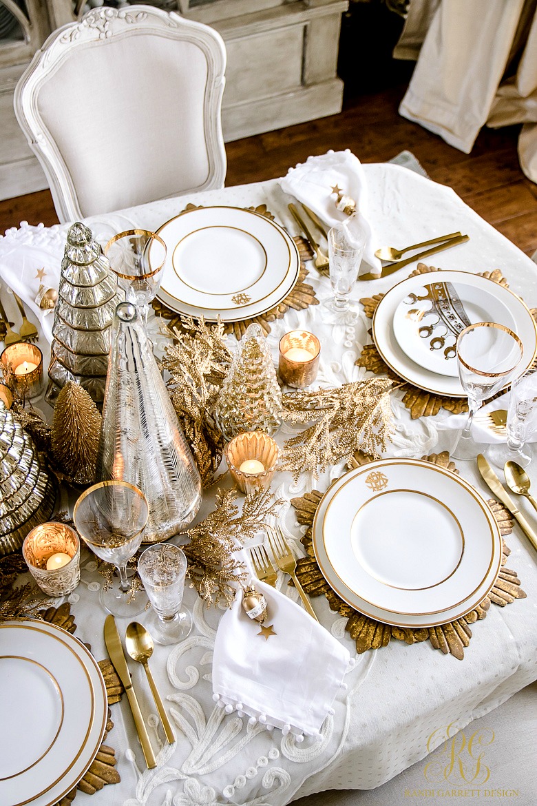 gold christmas tabletop decor 10+ Gold Christmas Table Decorations