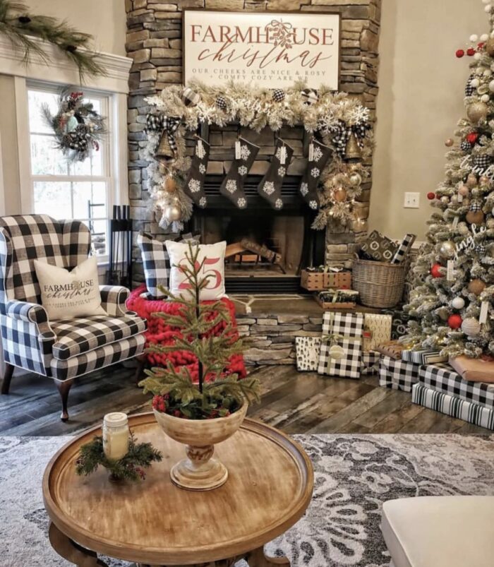 black and red plaid christmas decor Black And White Plaid Christmas Decor Ideas