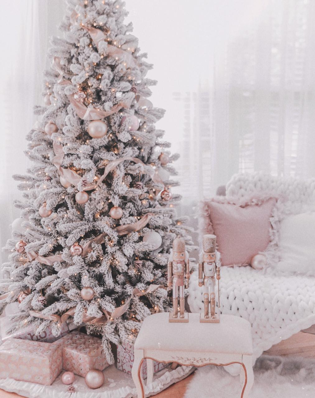 rose gold christmas decor Couture Rose Gold & Blush Christmas Tree Decoration Details J'adore Lexie Couture