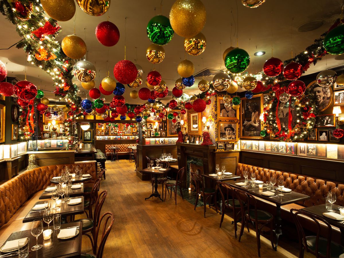 christmas decoration ideas for restaurants 25+ christmas decoration restaurant Ideas for a Festive Dining Experience