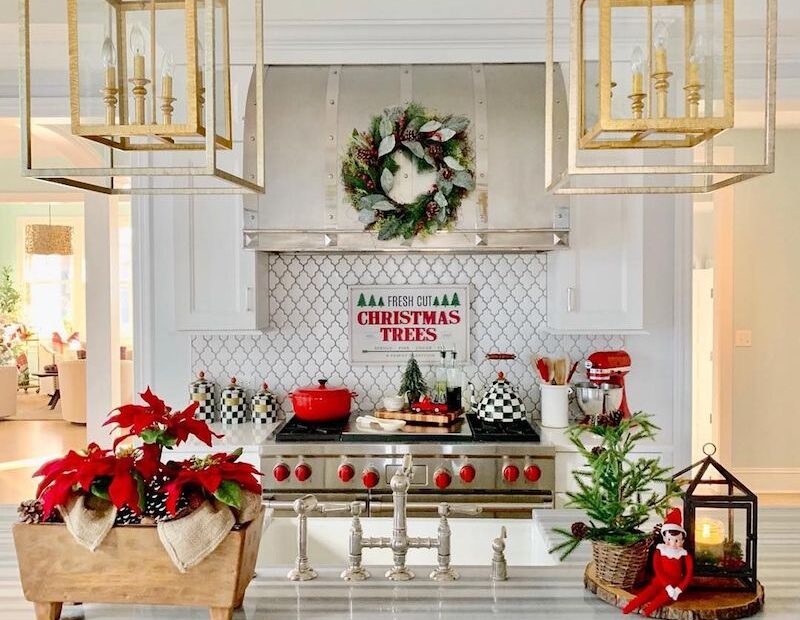 kitchen island christmas decor 24 MustSee Christmas Kitchen Decor Ideas