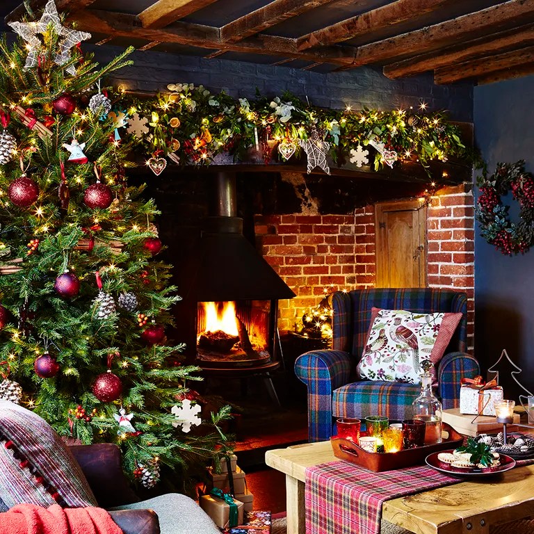 mantelpiece christmas decoration ideas uk Christmas mantelpiece ideas for the festive season