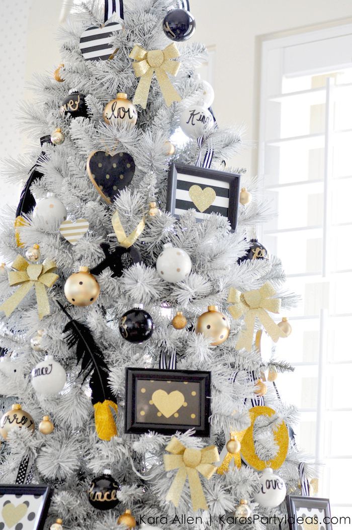 black and white christmas tree decor 20 Chic Holiday Decorating Ideas with a Black, Gold, and White Color Scheme