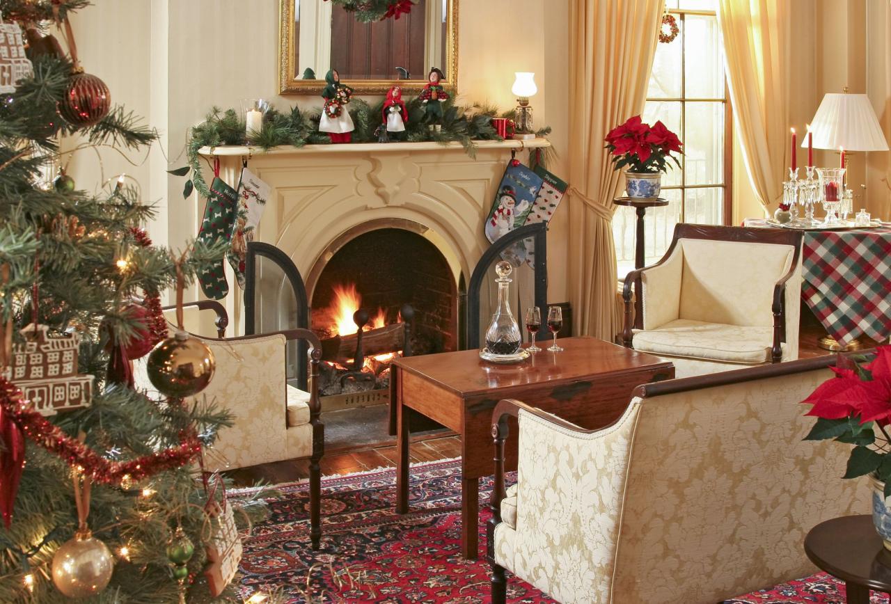 christmas room decor ideas 15 Beautiful Ways to Decorate the Living Room for Christmas