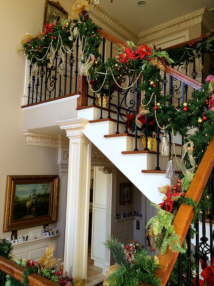 christmas decorating ideas for stairs 23 Christmas Staircase Decorating Ideas