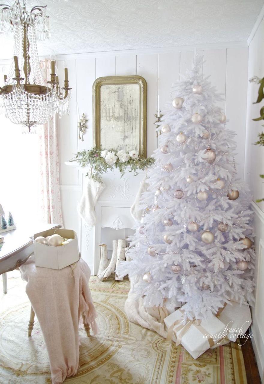 french country christmas decor 19 French Country Christmas Decor Ideas