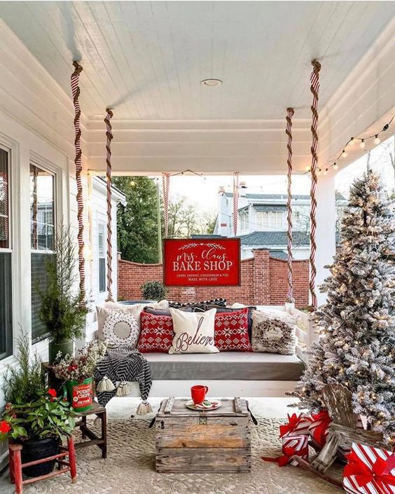 farmhouse porch christmas decor 70 Cool Christmas Porch Décor Ideas DigsDigs