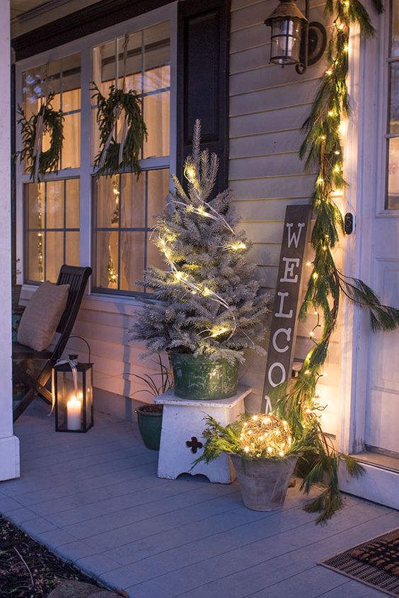 farmhouse christmas front porch decor 70 Cool Christmas Porch Décor Ideas DigsDigs