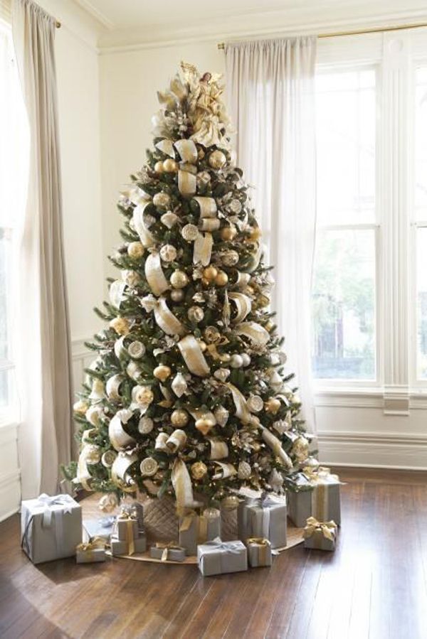 gold christmas tree decor 20 Luxury Gold Christmas Trees Decor For Sparkling Holidays Elegant christmas trees, Gold