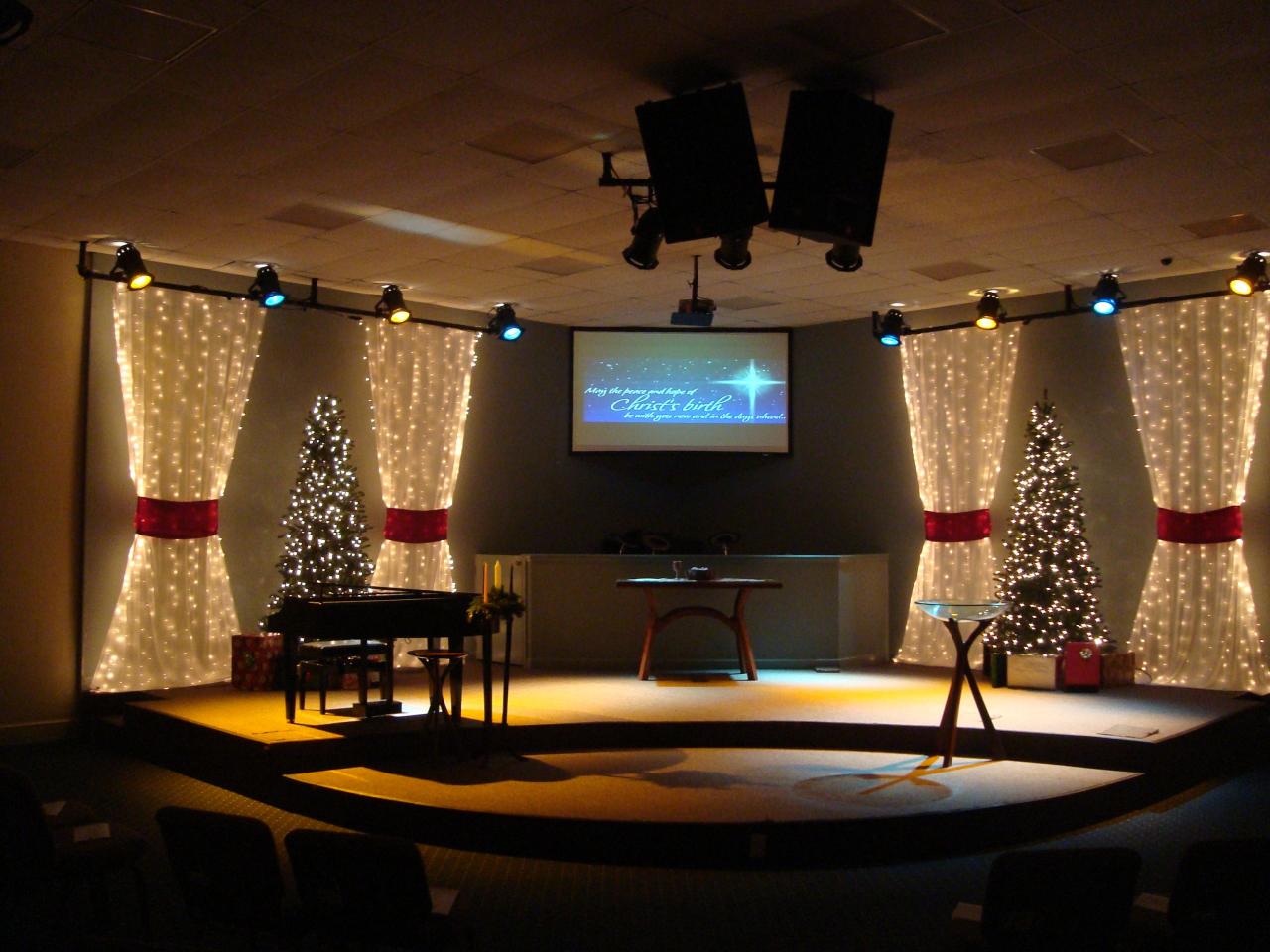 christmas decor for stage Christmas Stage Set Ideas