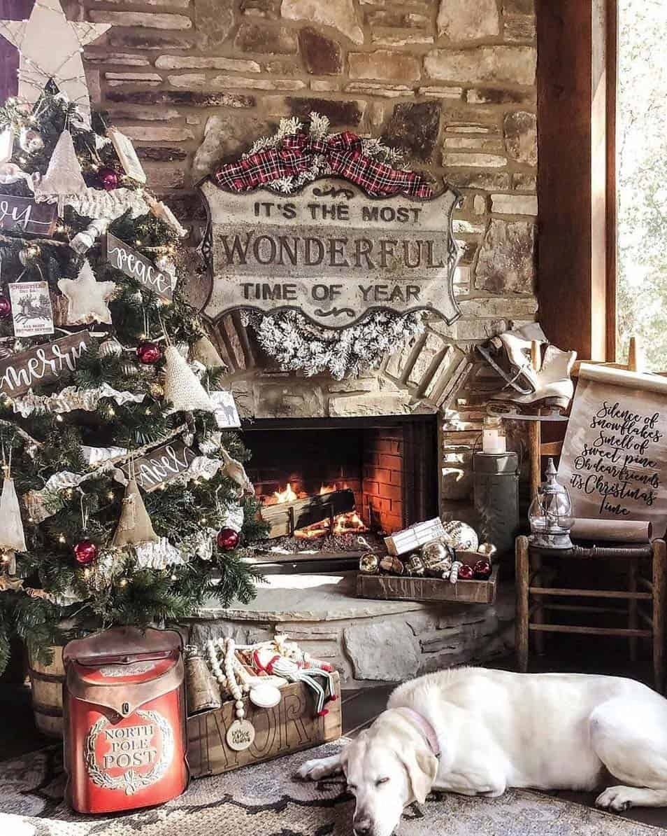 christmas decor ideas rustic 30+ Rustic Christmas Decorating Ideas DECOOMO