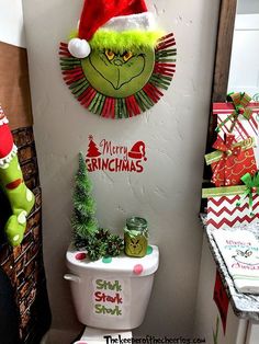 grinch christmas decor hobby lobby Hobby Lobby Arts & Crafts Stores Grinch christmas decorations, Disney christmas decorations