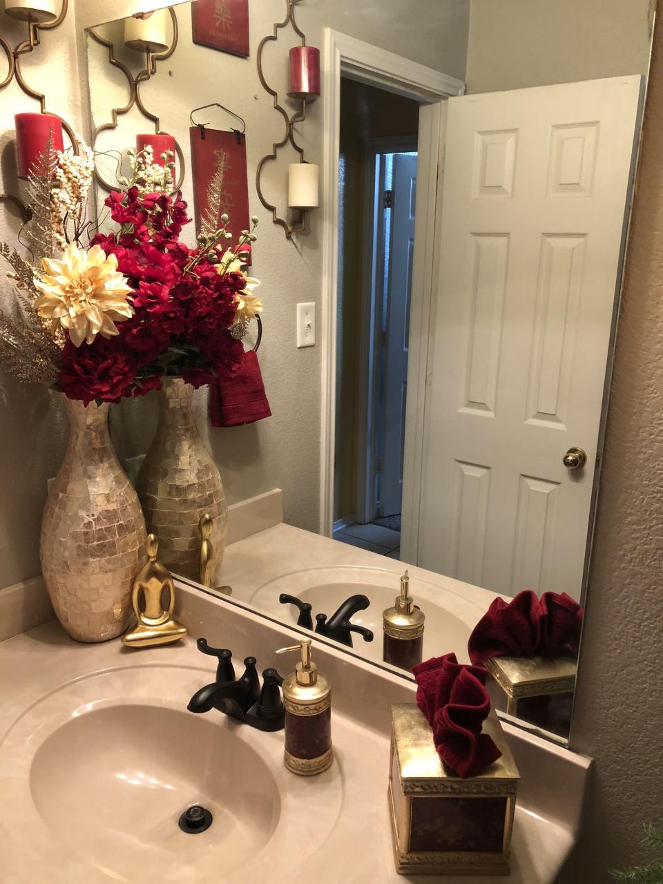 big lots christmas bathroom decor 50 Amazing Christmas Bathroom Decorations That Will Amaze You — TERACEE