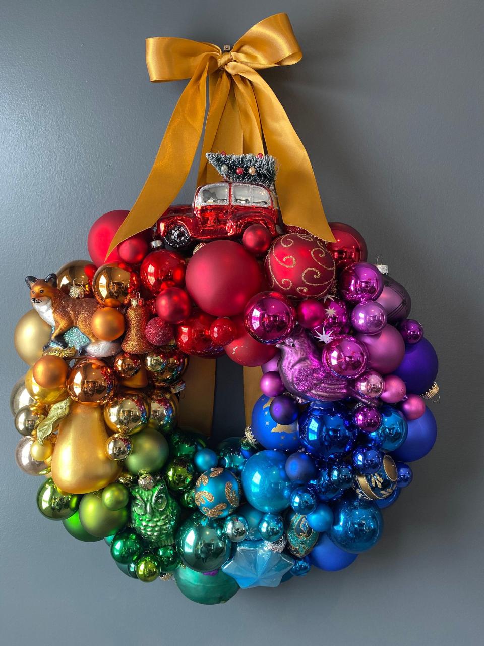 bright color christmas decor 30+ Bright Colored Christmas Decorations