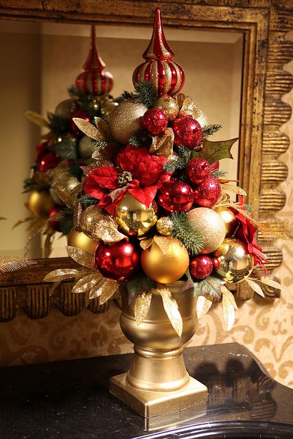 red and gold decor for christmas 32 Amazing Red And Gold Christmas Décor Ideas DigsDigs