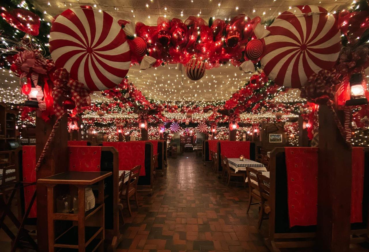 christmas decoration ideas for restaurants 12 restaurants with the best holiday decorations in U.S. & Canada