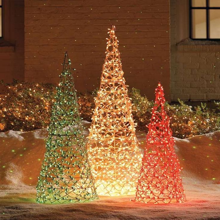 christmas outdoor lighted decor Easy DIY Outdoor Christmas Lighting Hacks (20) Outdoor christmas tree, Christmas decorations