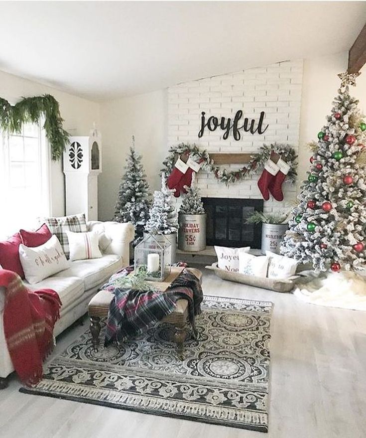 apartment decor for christmas 55 Small Apartment Christmas Decor Ideas Christmas decorations apartment, Christmas apartment