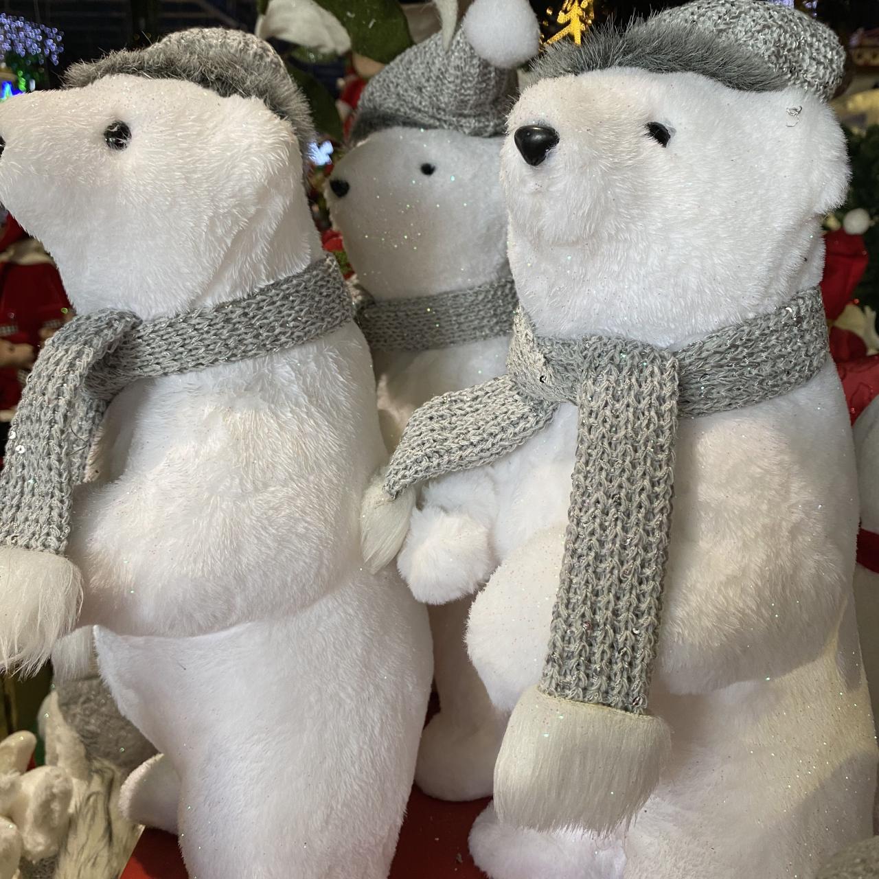 polar bear decor for christmas 20+ Lovely Polar Bear Christmas Decorations Ideas SWEETYHOMEE