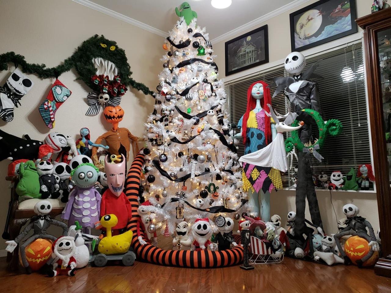 nightmare before christmas wall decor 20+ Best Nightmare Before Christmas Decorations DECOOMO