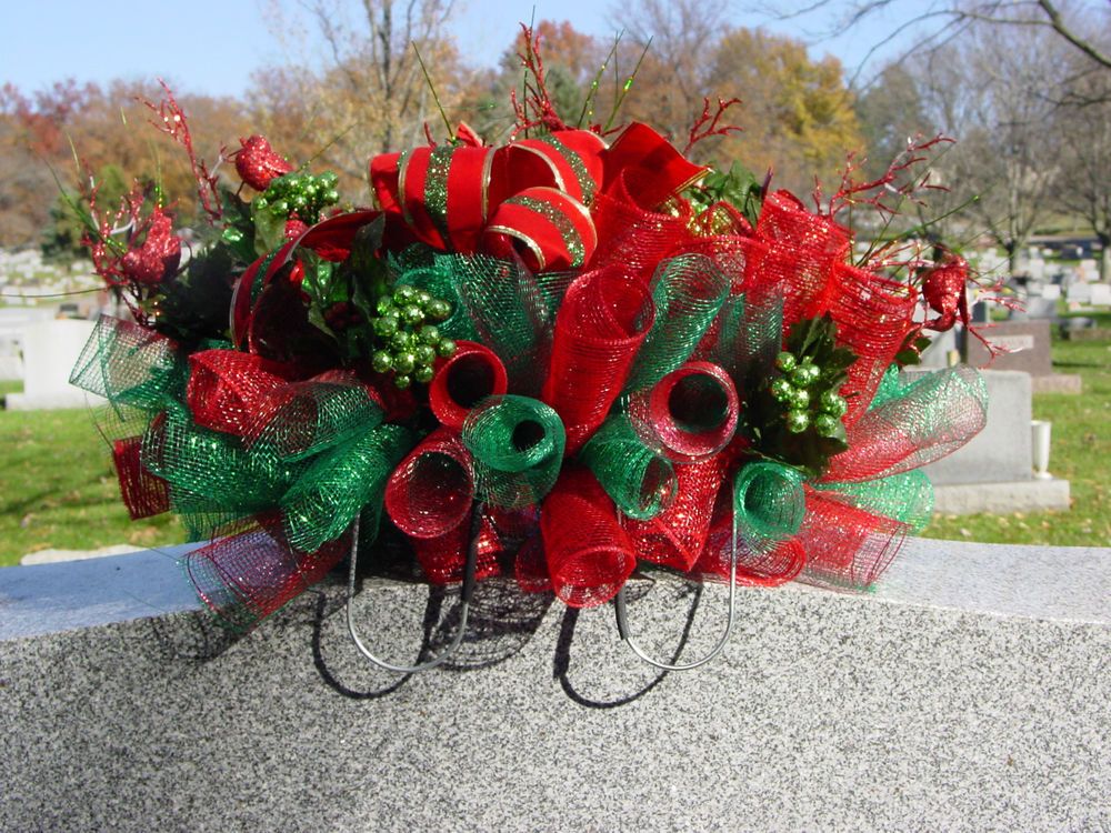 christmas decor for gravesite Christmas Deco Mesh Cemetery Saddle Grave Headstone Memorial Christmas mesh wreaths, Memorial