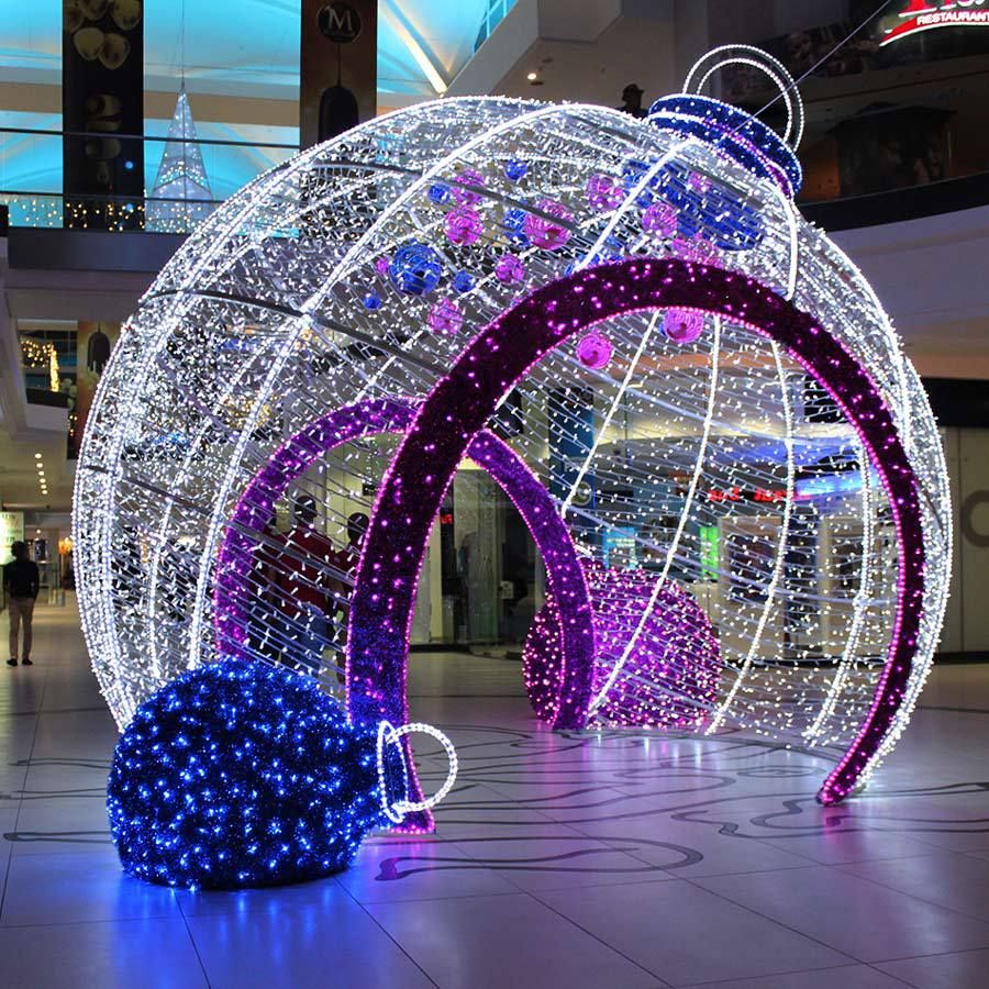 christmas decor light up Outdoor Decorative Big LED Light Christmas Balls Outdoor christmas lights, Christmas house