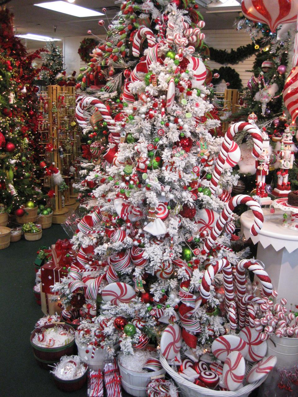 peppermint christmas tree decor Peppermint Tree 12 Foot Christmas Tree, Different Christmas Trees, Creative Christmas Trees