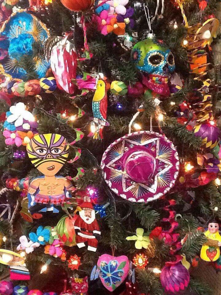 christmas decor in mexico Pin by Anilu Jimenez on Mexican Christmas Mexico christmas, Kitsch christmas, Mexican