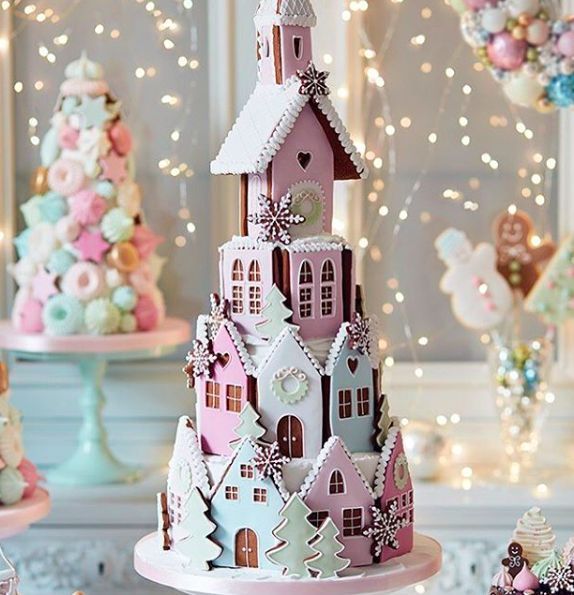 pastel gingerbread christmas decor Lovely pastel gingerbread house cake Christmas Goodies, Pink Christmas, Christmas Desserts