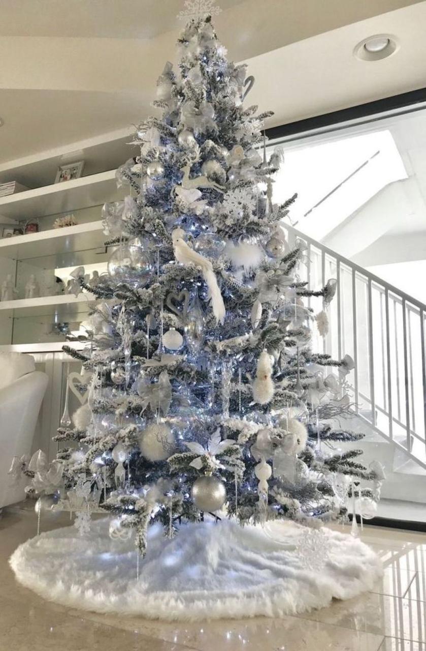 elegant white christmas tree decor 33 Stunning Silver And White Christmas Tree Decorating Ideas To Have Luxury christmas tree