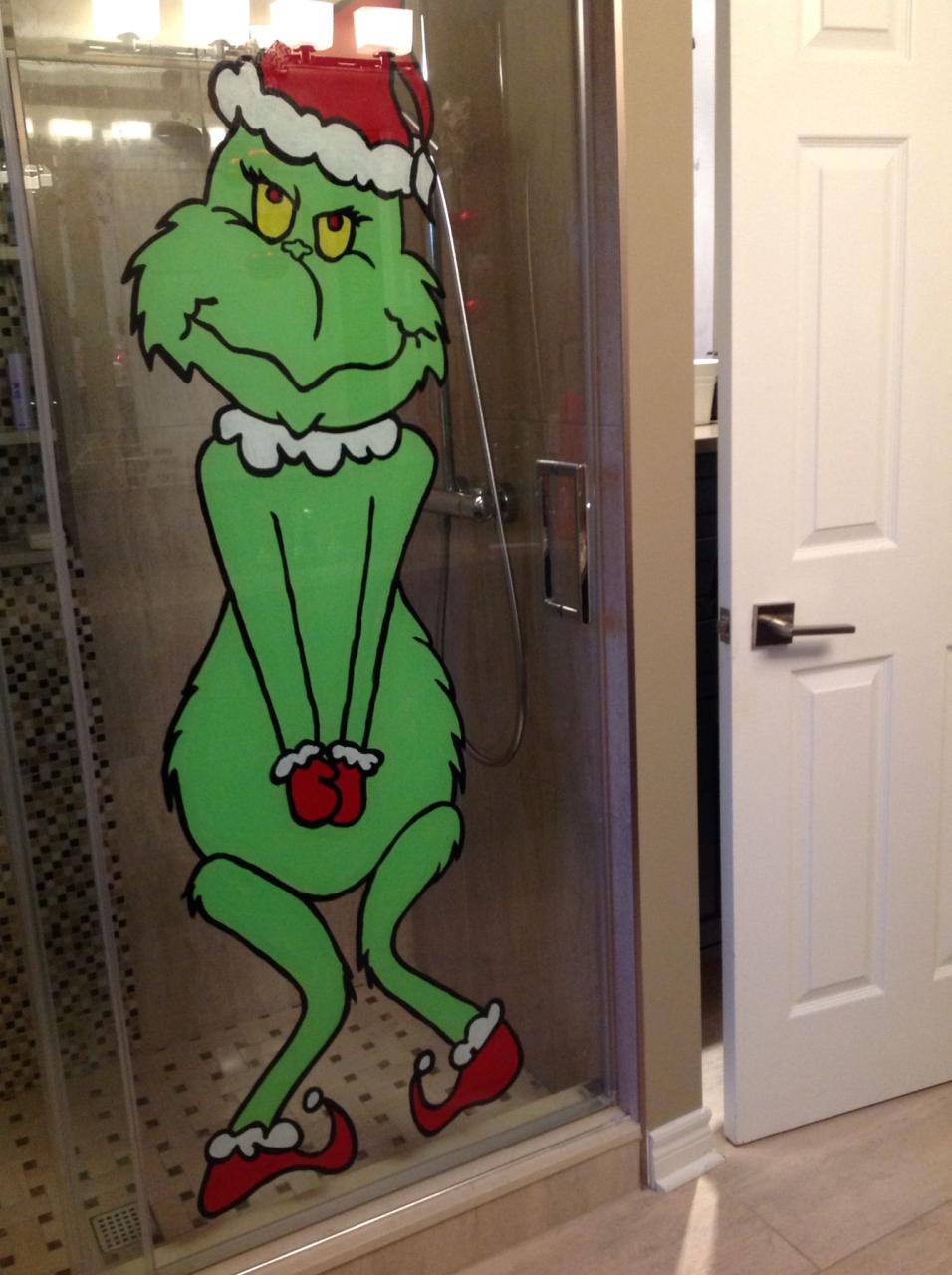 grinch christmas bathroom decor Pin by Cari Pierard on Grinch Grinch, Christmas bathroom decor, Indoor christmas decorations